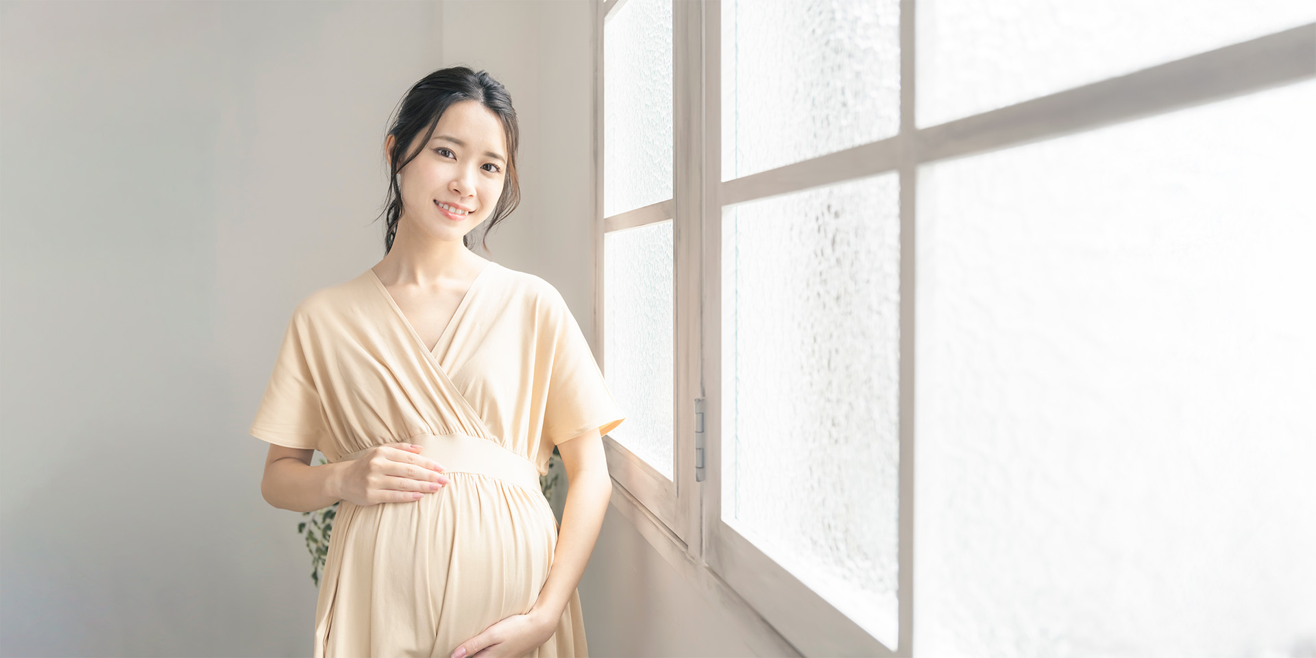 妊娠している女性